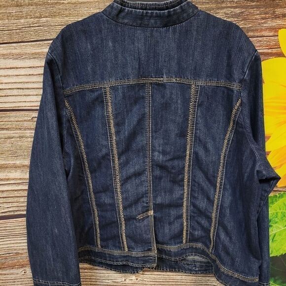 Avenue Jeans Women's Jean Jacket Size: 14/16 button front Pre-owned - Picture 2 of 5